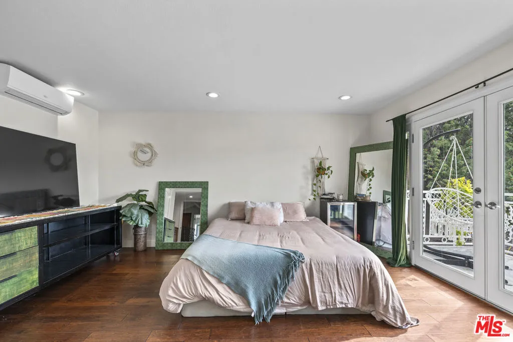 3804 Vista Linda Drive, Encino, California 91316 home-pic-12