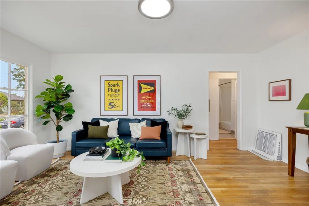 3910 E De Ora Way, Long Beach, California 90815 home-pic-5