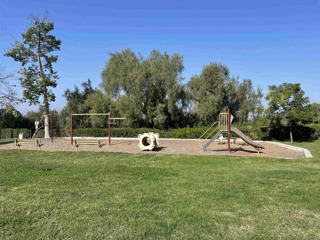 21921 Rimhurst Dr 130-g, Lake Forest, California 92630 home-pic-4