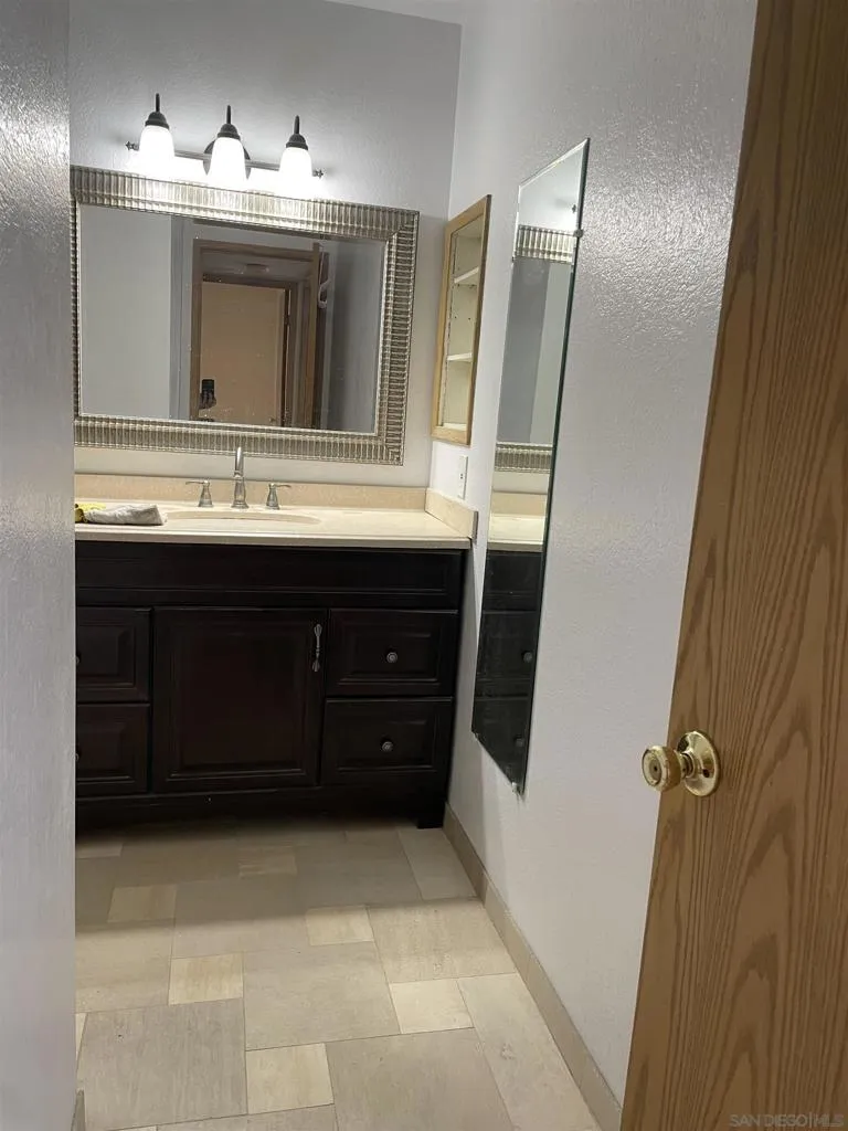 21921 Rimhurst Dr 130-g, Lake Forest, California 92630 home-pic-5