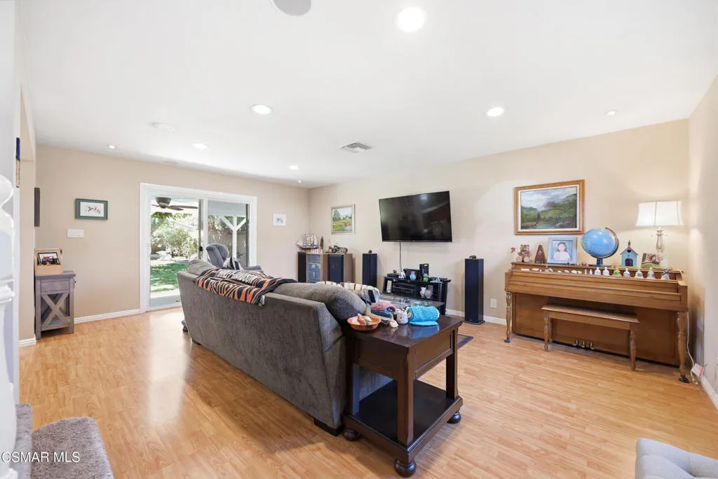 2808 Beaver Avenue, Simi Valley, California 93065 home-pic-9