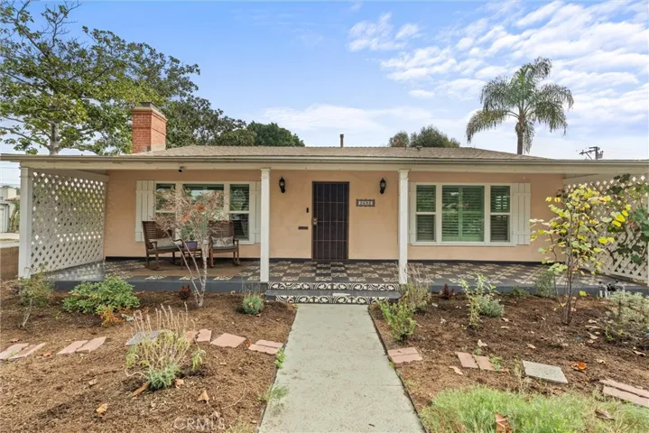 2692 San Francisco Avenue, Long Beach, California 90806