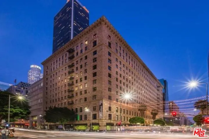 727 W 7th Street 304, Los Angeles, California 90017