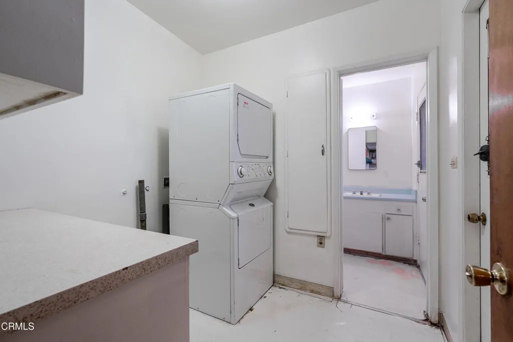 817 E Mountain Street, Glendale, California 91207 home-pic-13