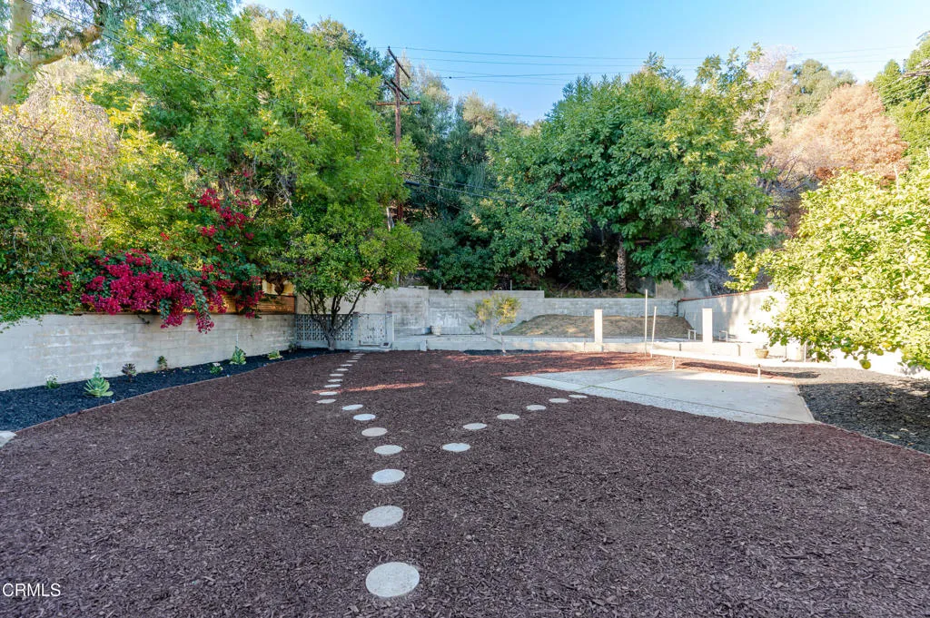 817 E Mountain Street, Glendale, California 91207 home-pic-37