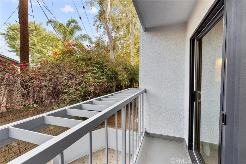 7505 Hampton Avenue 4, West Hollywood, California 90046 home-pic-29