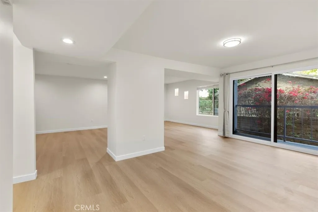 7505 Hampton Avenue 4, West Hollywood, California 90046 home-pic-13