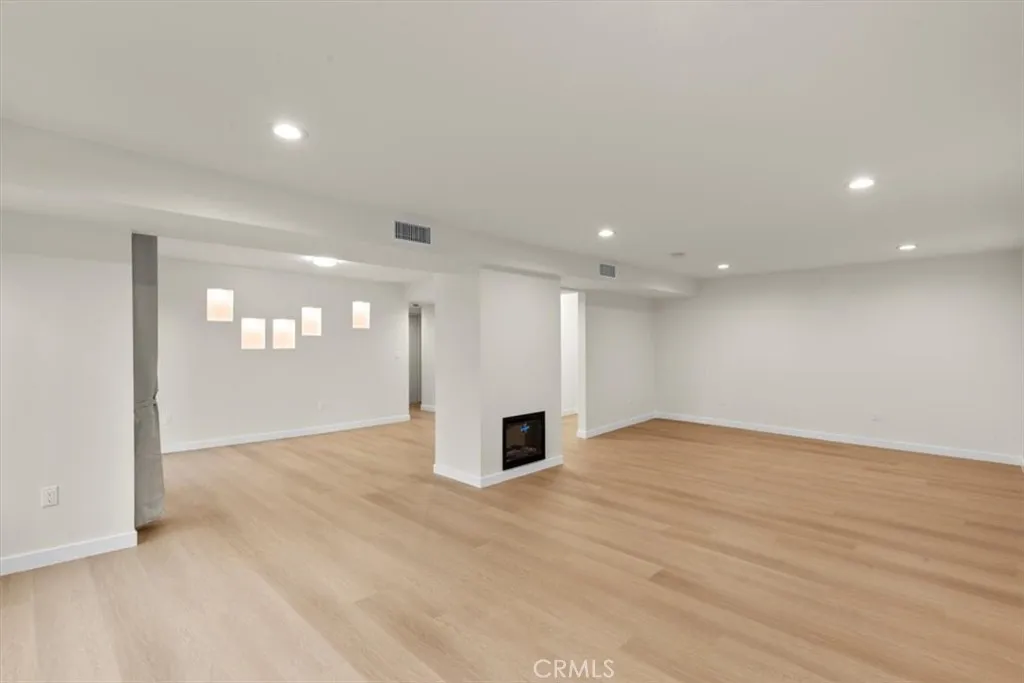 7505 Hampton Avenue 4, West Hollywood, California 90046 home-pic-10