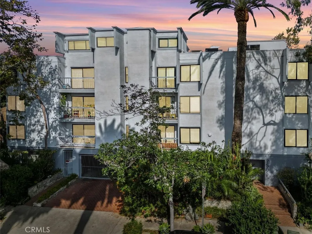 7505 Hampton Avenue 4, West Hollywood, California 90046 home-pic-0