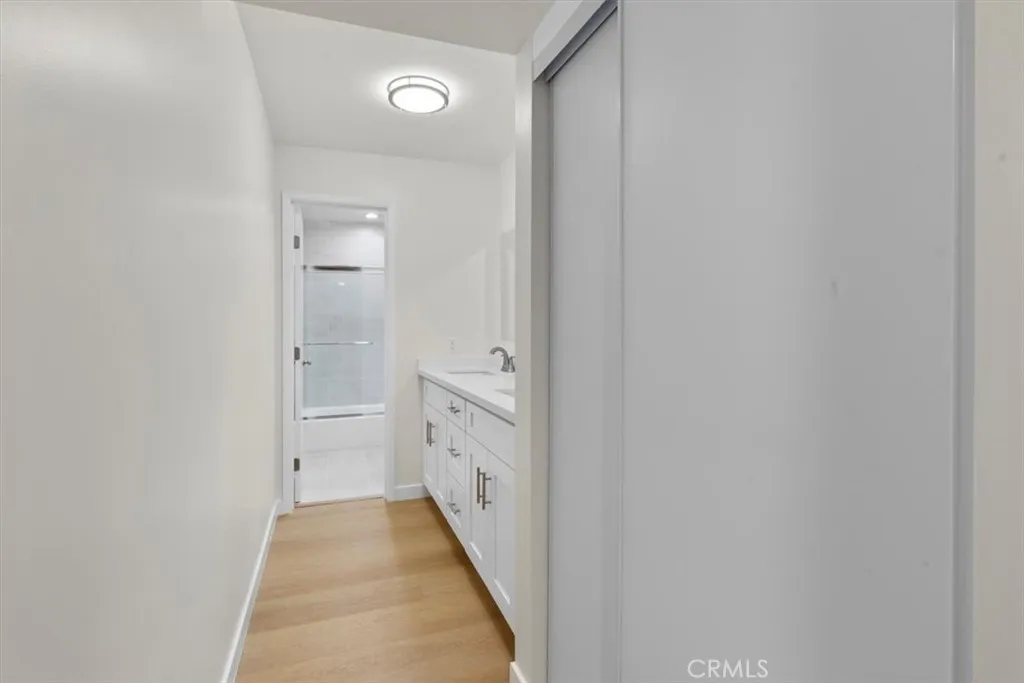 7505 Hampton Avenue 4, West Hollywood, California 90046 home-pic-21