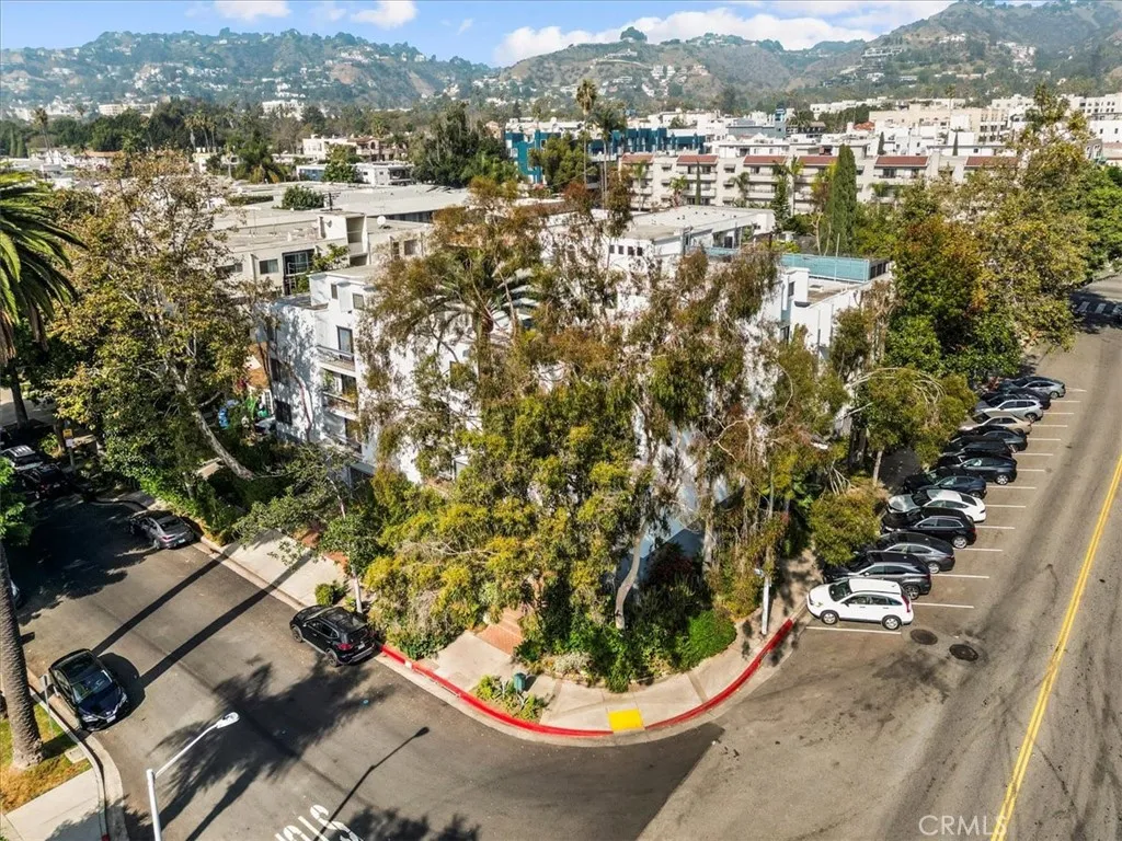 7505 Hampton Avenue 4, West Hollywood, California 90046 home-pic-3