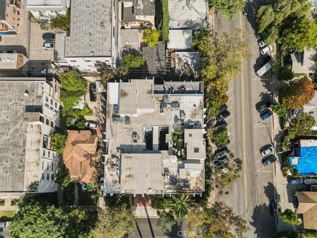 7505 Hampton Avenue 4, West Hollywood, California 90046 home-pic-4