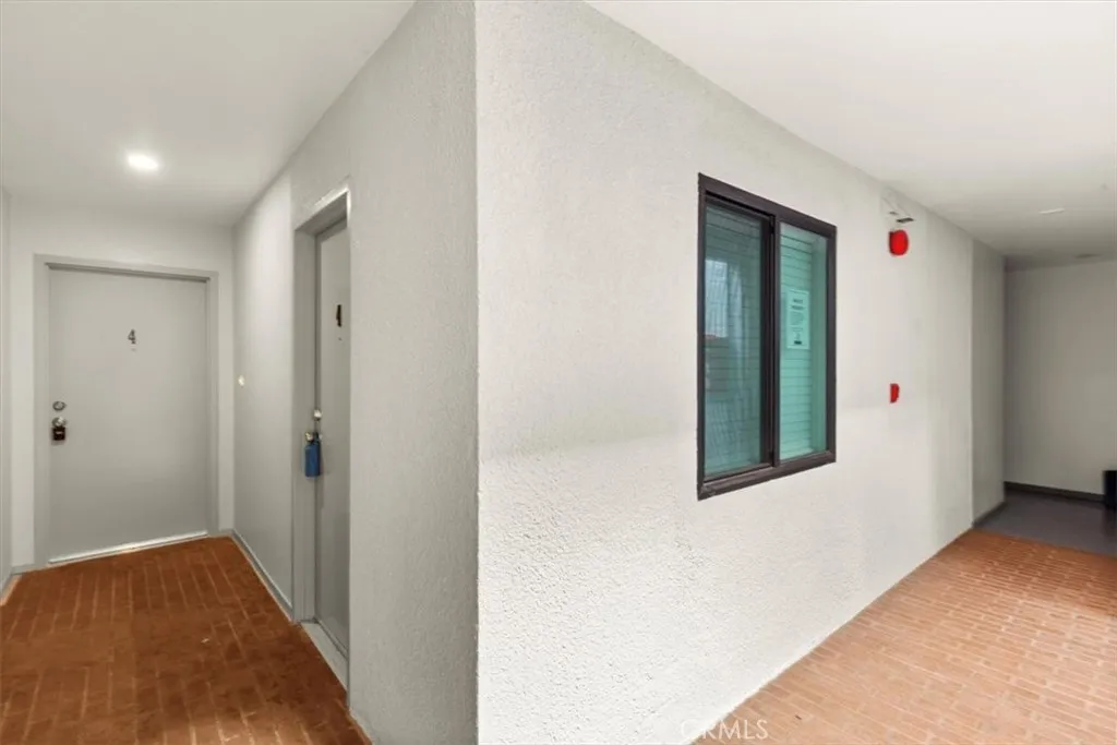 7505 Hampton Avenue 4, West Hollywood, California 90046 home-pic-7