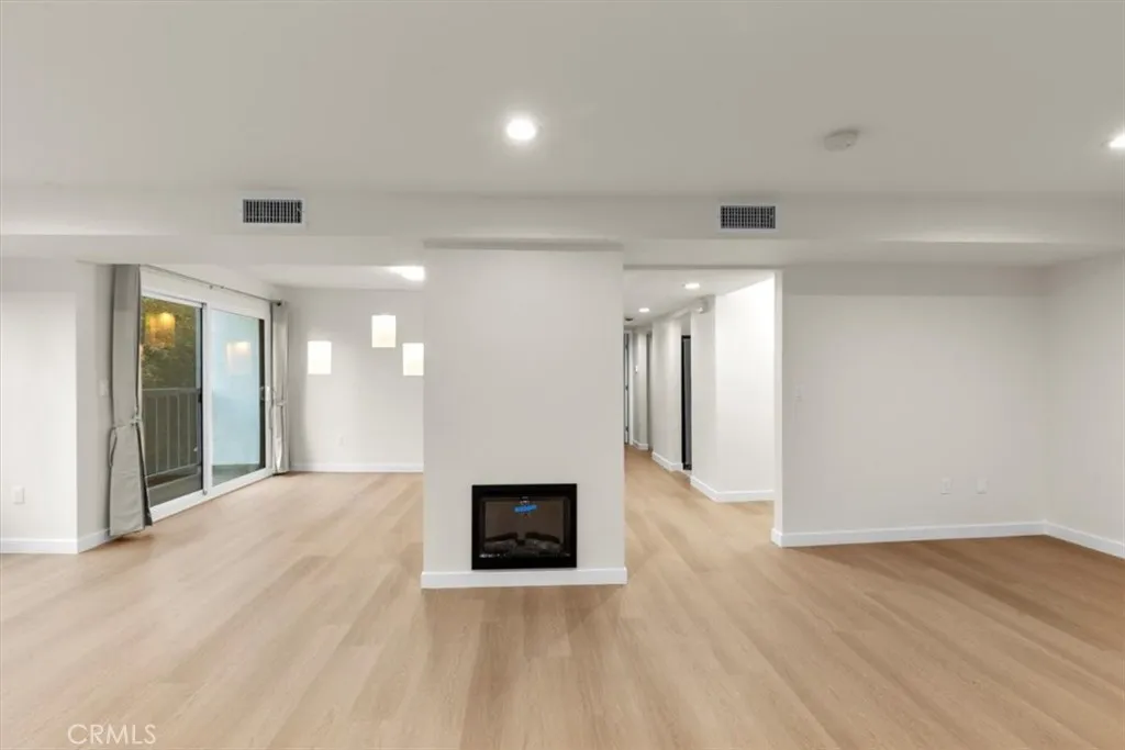 7505 Hampton Avenue 4, West Hollywood, California 90046 home-pic-11