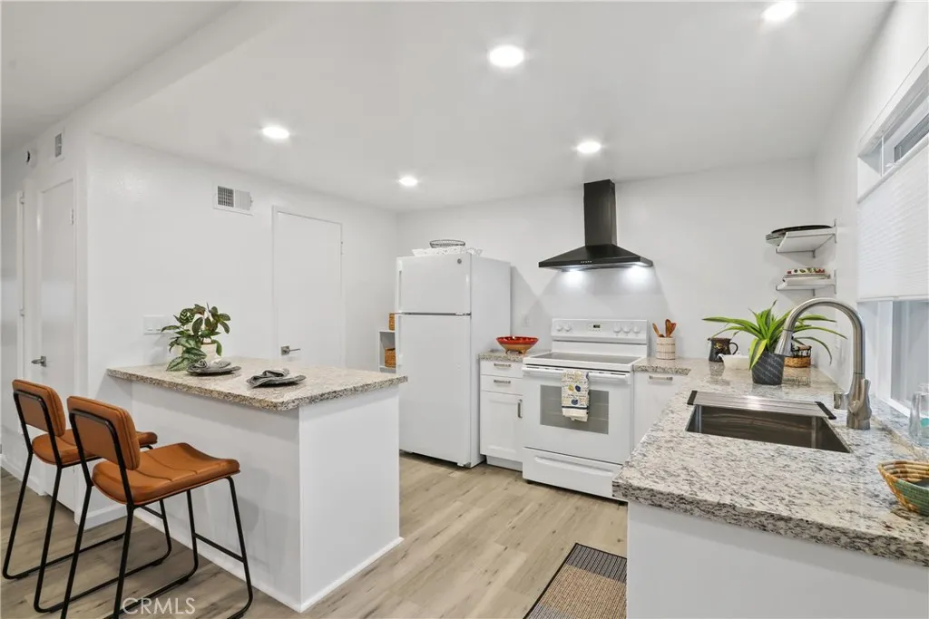 2205 Stonewood Court, San Pedro, California 90732 home-pic-0