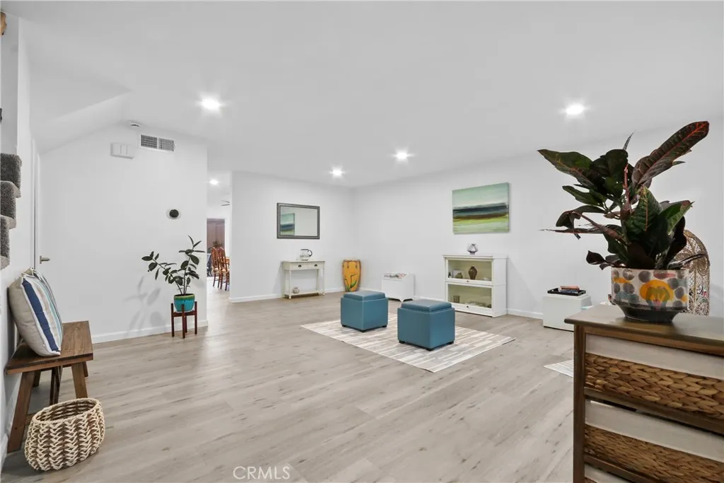 2205 Stonewood Court, San Pedro, California 90732 home-pic-5