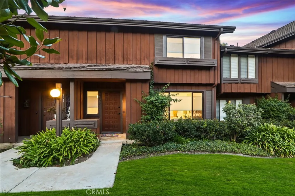2205 Stonewood Court, San Pedro, California 90732 home-pic-1