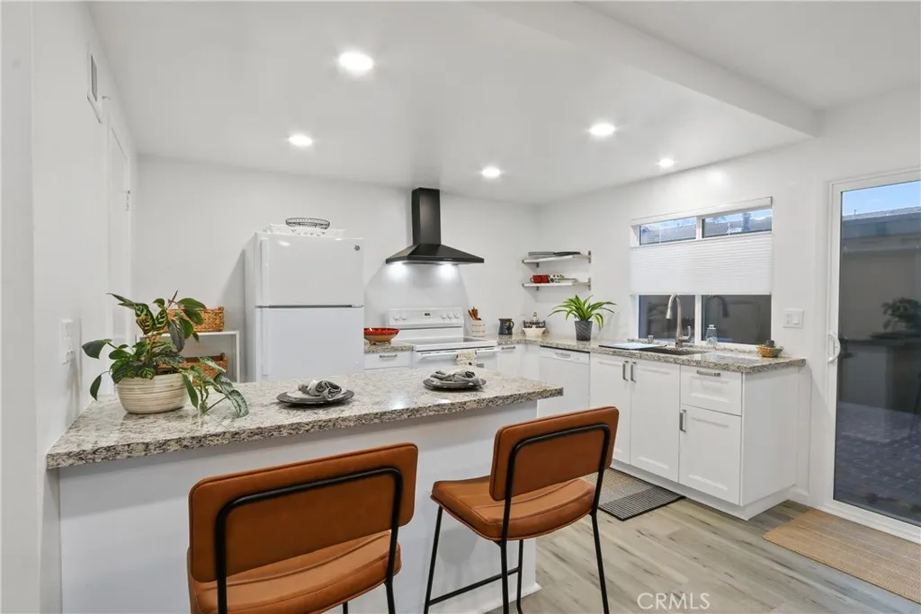 2205 Stonewood Court, San Pedro, California 90732 home-pic-11