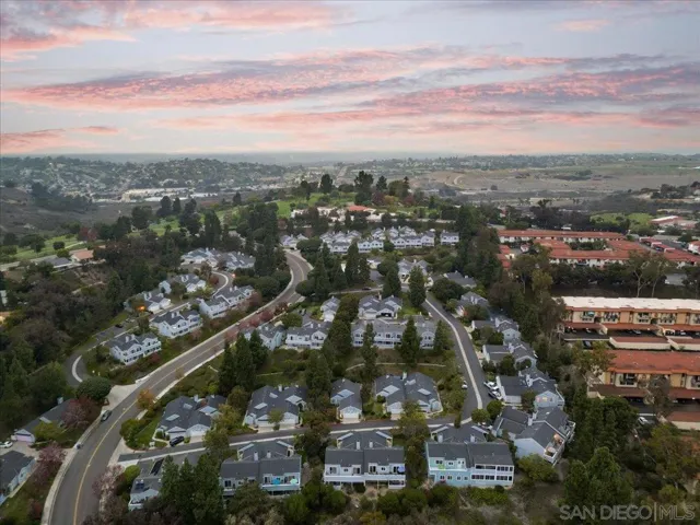 2006 Mountain Vista Way, Oceanside, California 92054
