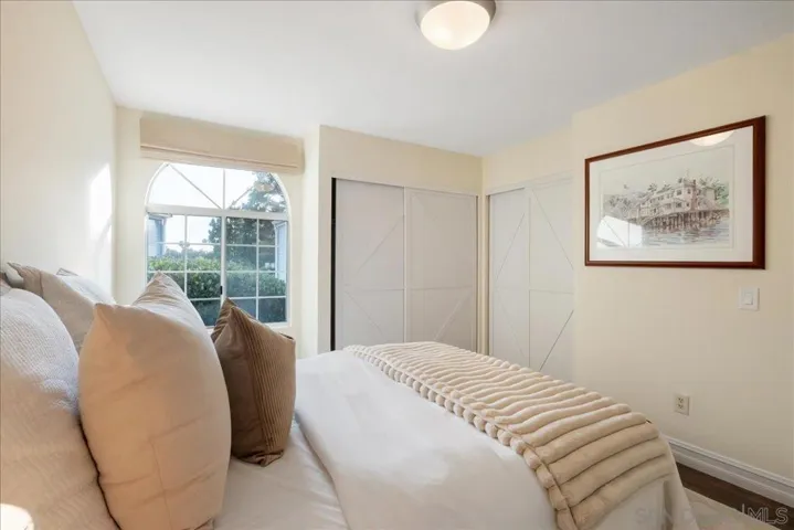 2006 Mountain Vista Way, Oceanside, California 92054