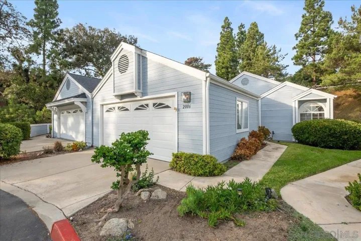 2006 Mountain Vista Way, Oceanside, California 92054
