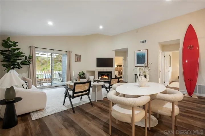 2006 Mountain Vista Way, Oceanside, California 92054