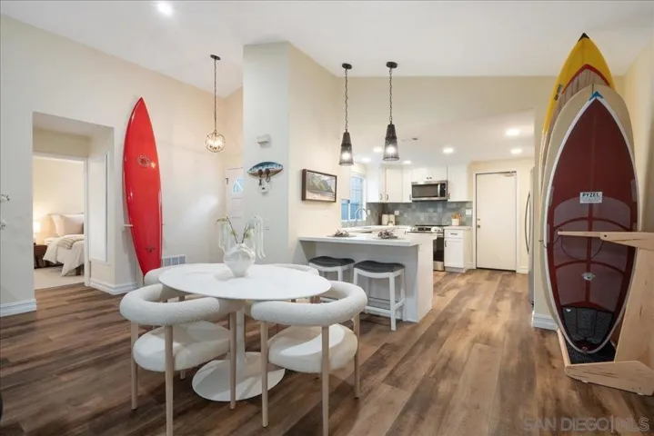 2006 Mountain Vista Way, Oceanside, California 92054