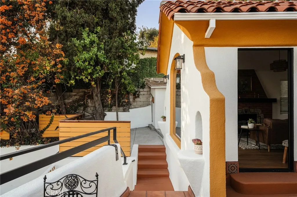 3135 Minnesota, Lincoln Heights, California 90031 home-pic-23