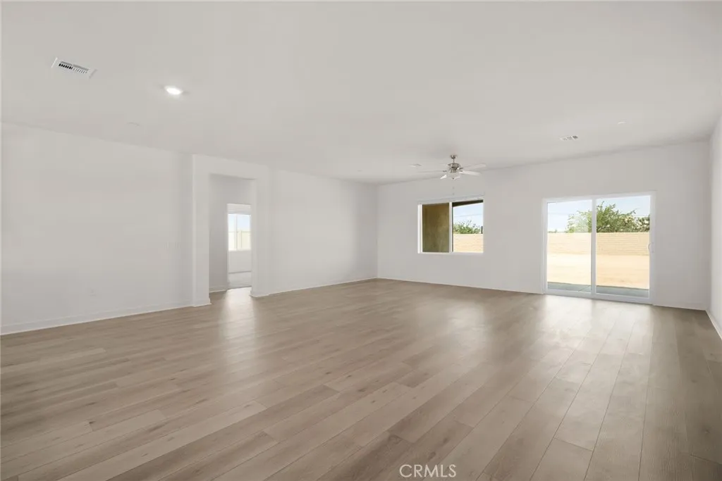 14892 White Sage, Apple Valley, California 92307 home-pic-3