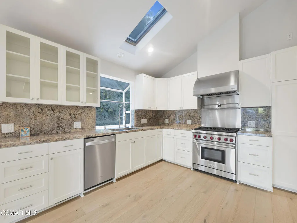 17032 Cotter Place, Encino, California 91436 home-pic-7