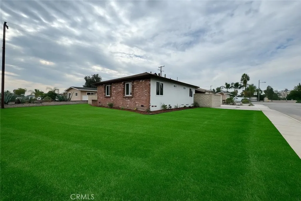 10160 Columbine, Montclair, California 91763 home-pic-1