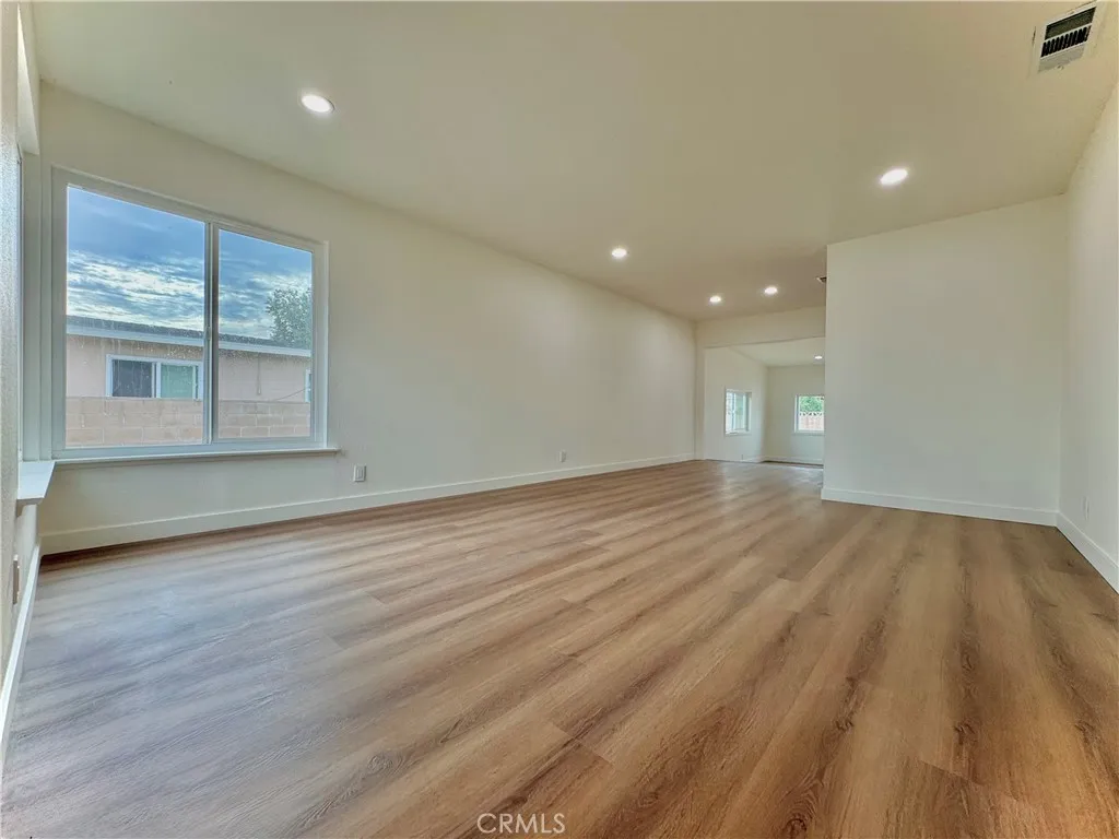 10160 Columbine, Montclair, California 91763 home-pic-2