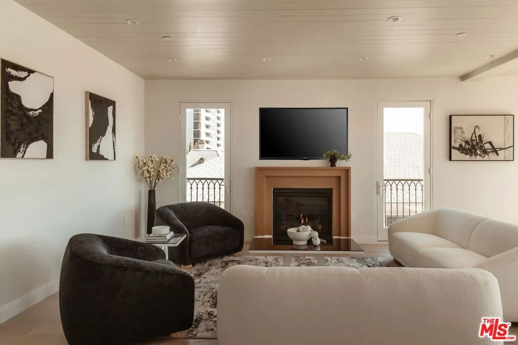 10725 Ashton Avenue 101, Los Angeles, California 90024 home-pic-5