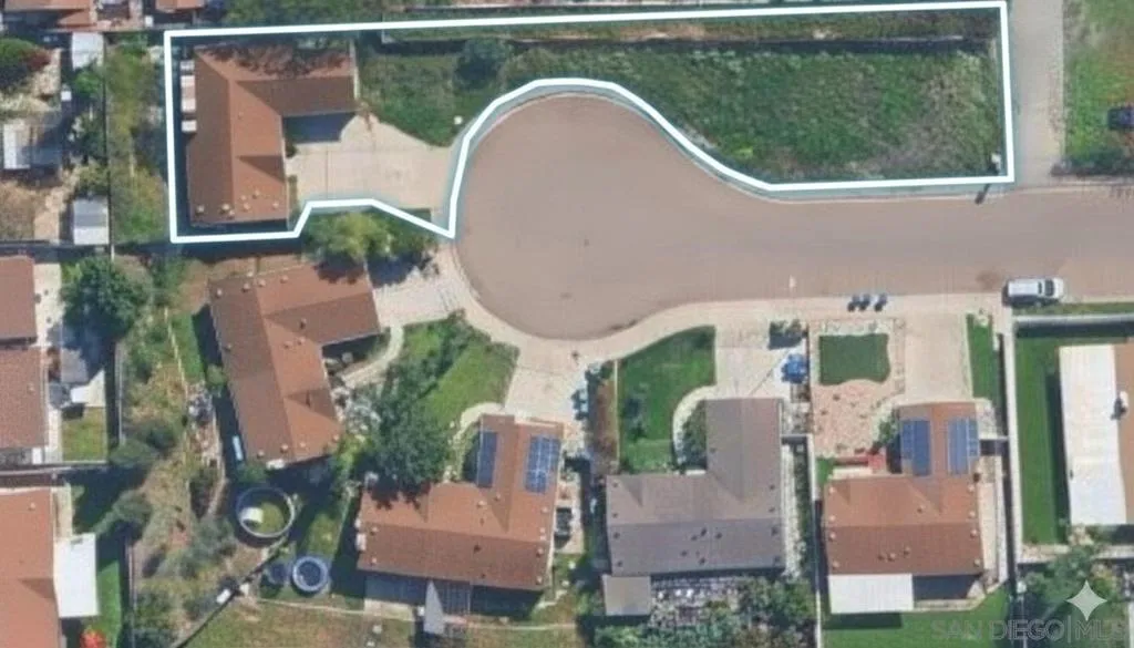 3691 Gracia Paseo, Spring Valley, California 91977 home-pic-24