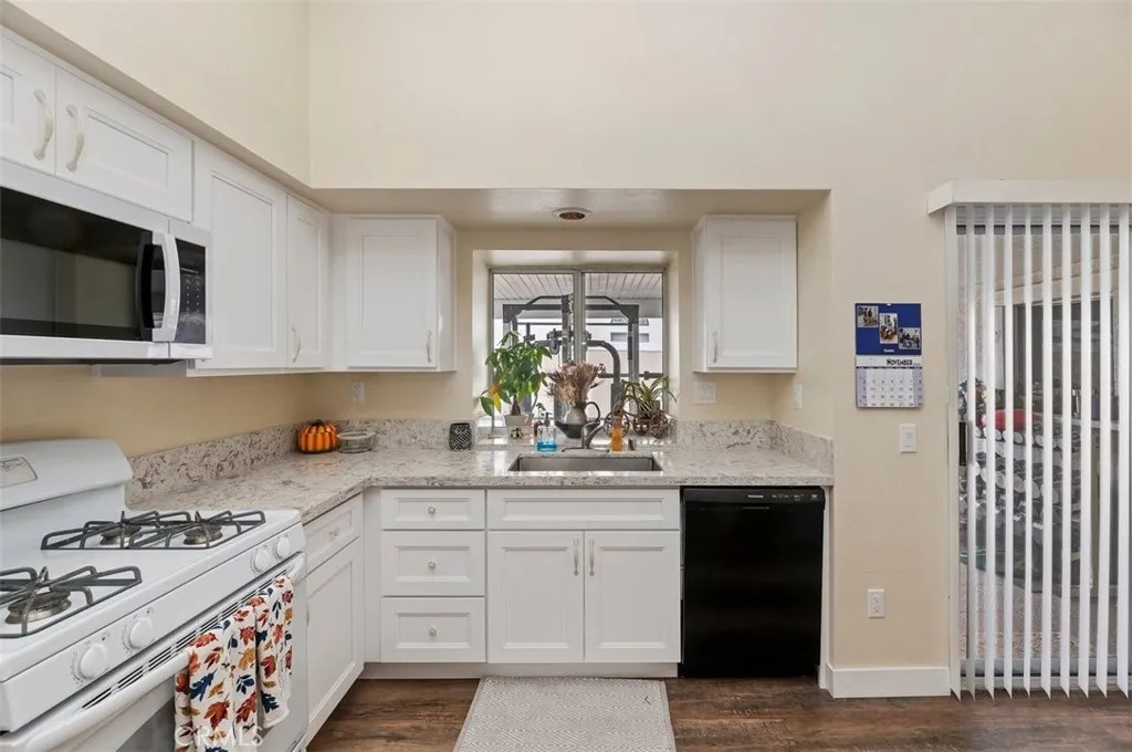 29497 Dorsey, Menifee, California 92586 home-pic-7