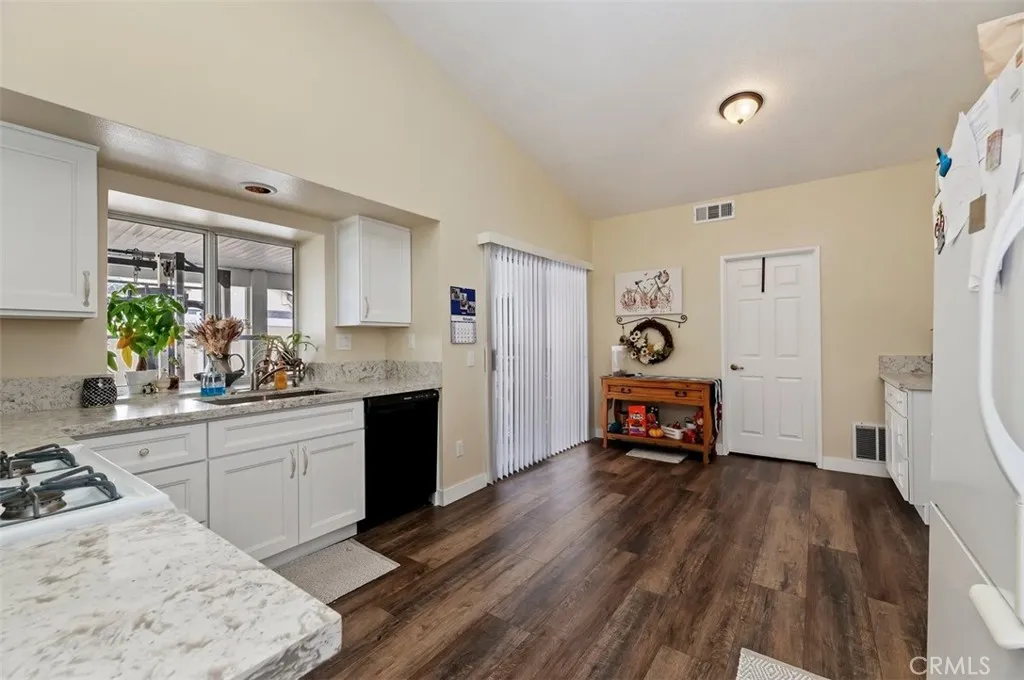 29497 Dorsey, Menifee, California 92586 home-pic-8