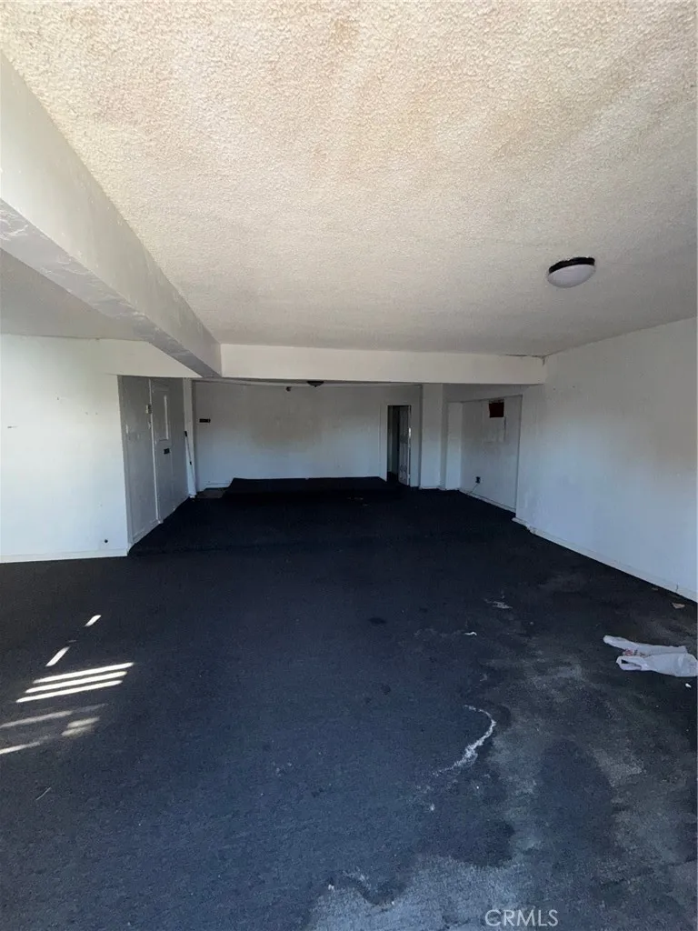 8411 S San Pedro, Los Angeles, California 90003 home-pic-12