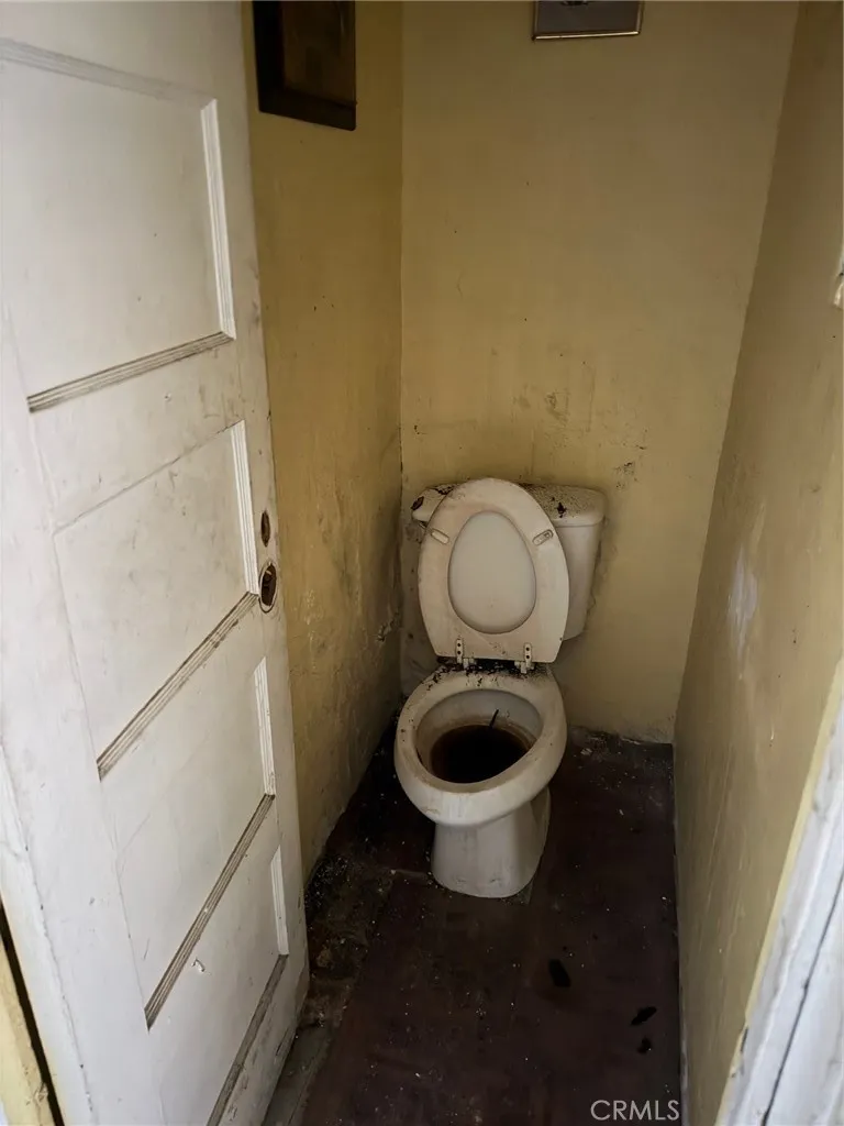 8411 S San Pedro, Los Angeles, California 90003 home-pic-7