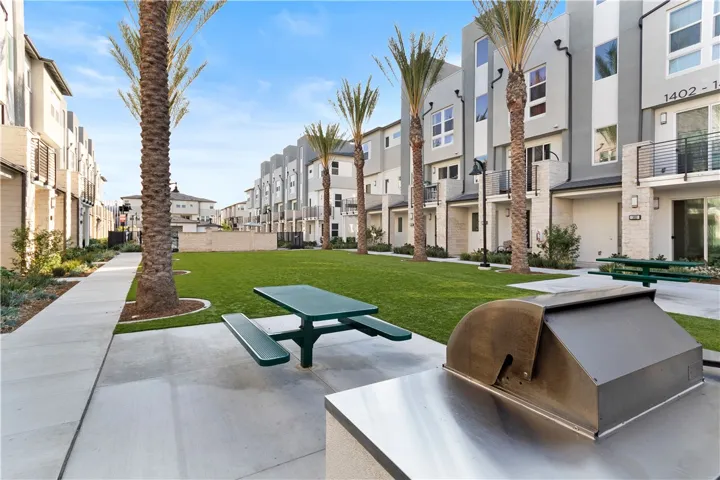 BBQ/Picnic Area perfect for gatherings in california sunshine