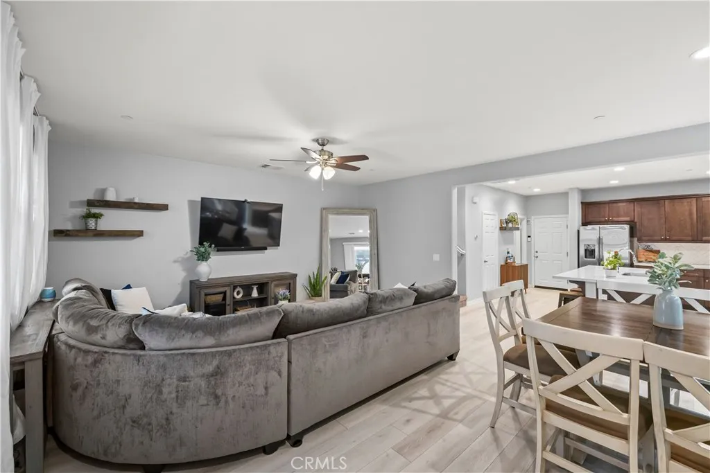 692 S Brampton, Rialto, California 92376 home-pic-5