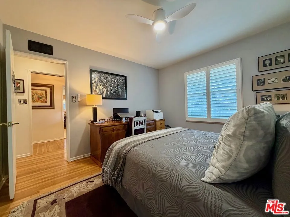 13957 Chandler Boulevard, Sherman Oaks, California 91401 home-pic-35