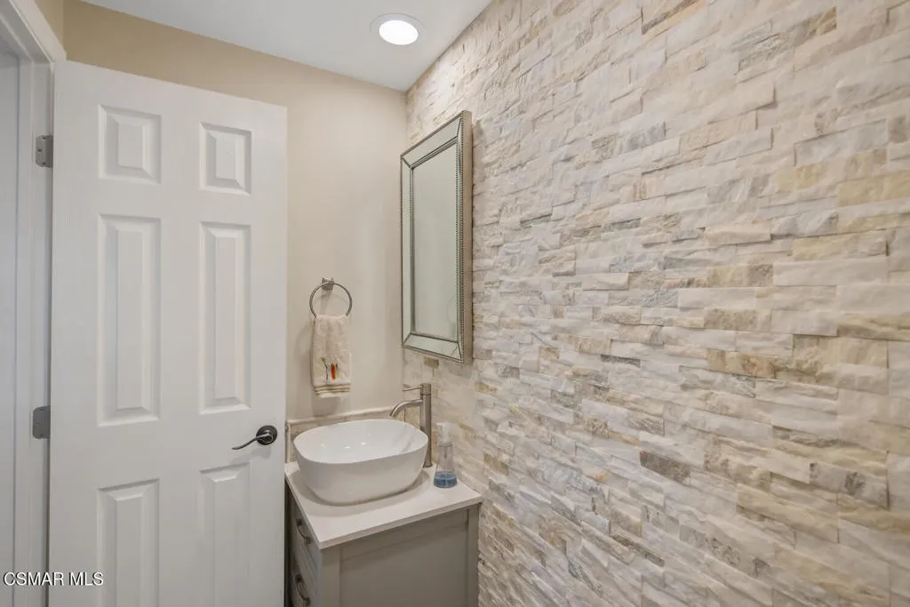 31944 Doverwood Court, Westlake Village, California 91361 home-pic-21