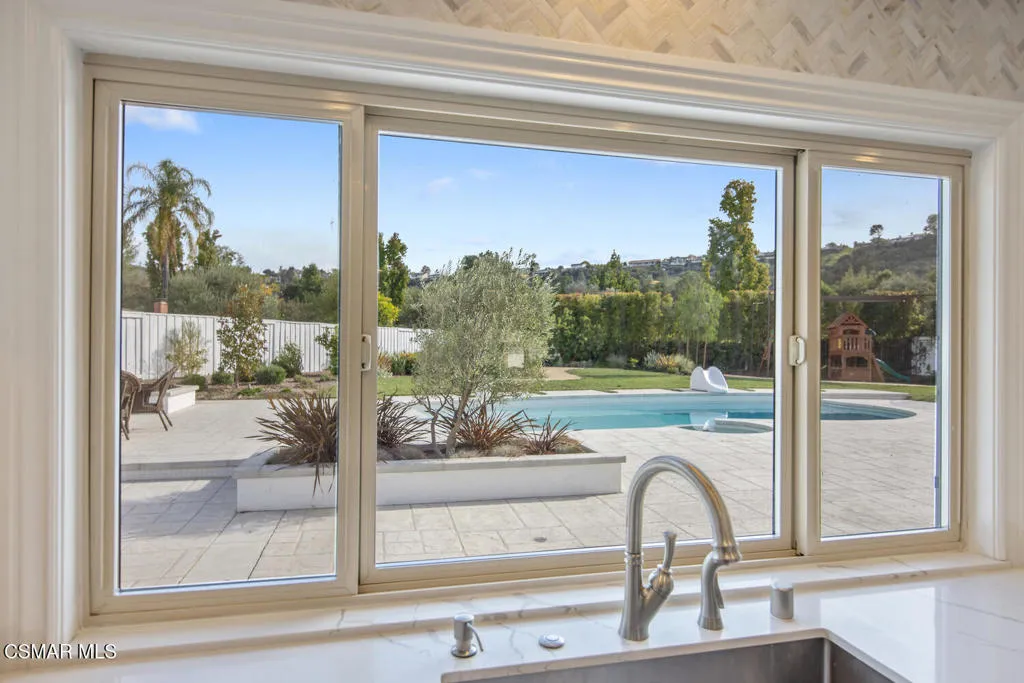 31944 Doverwood Court, Westlake Village, California 91361 home-pic-12