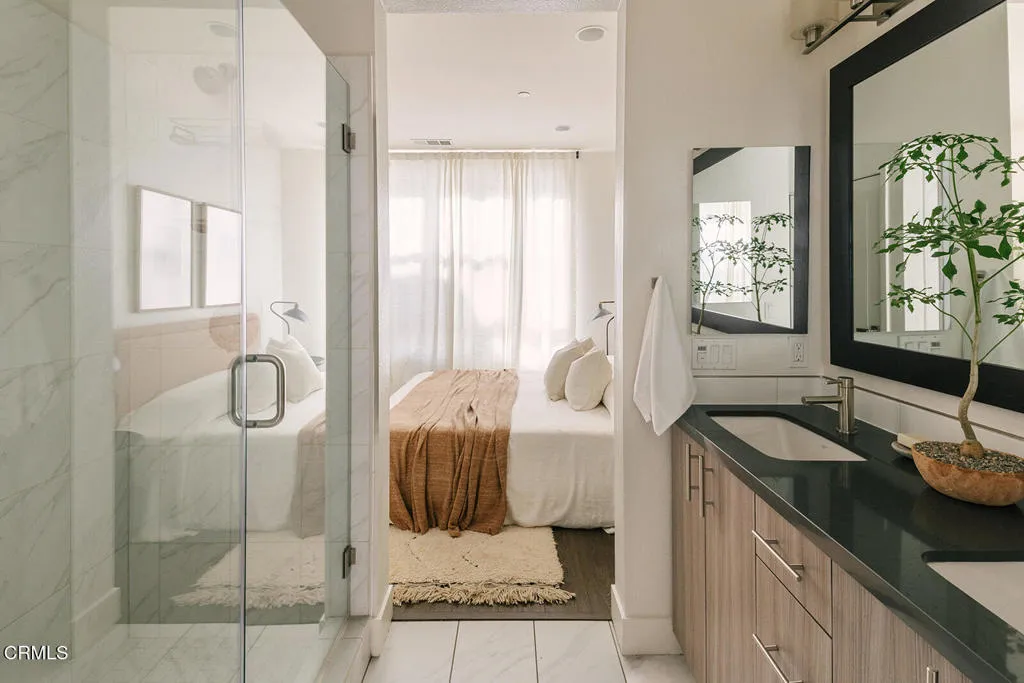 2753 Waverly Drive 302, Los Angeles, California 90039 home-pic-14