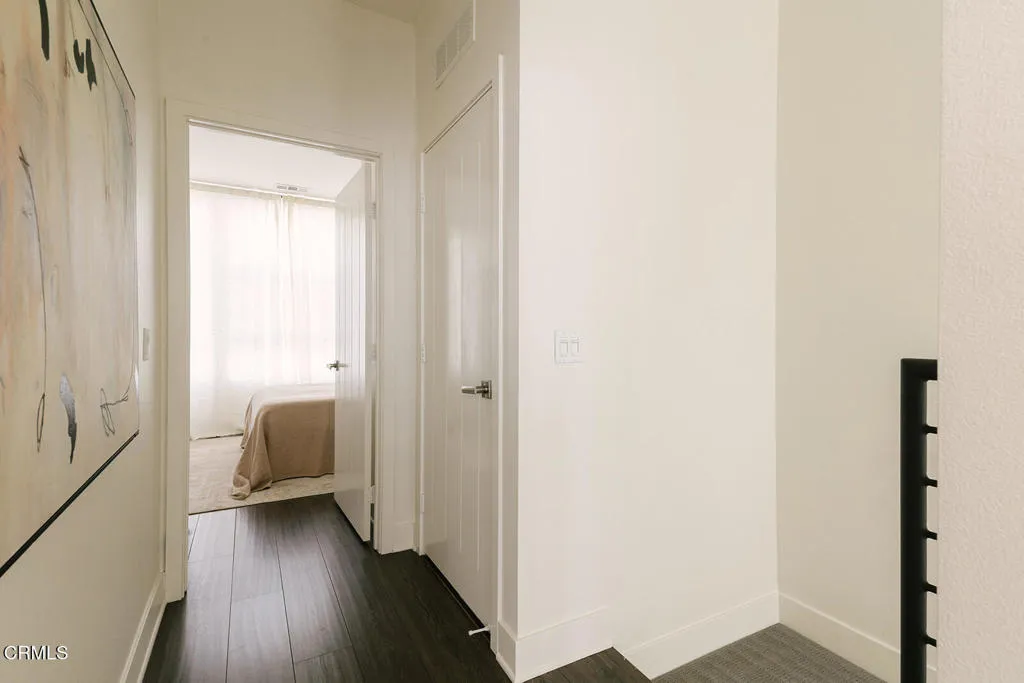2753 Waverly Drive 302, Los Angeles, California 90039 home-pic-15