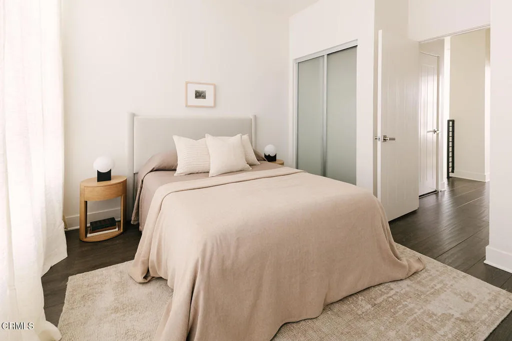 2753 Waverly Drive 302, Los Angeles, California 90039 home-pic-18