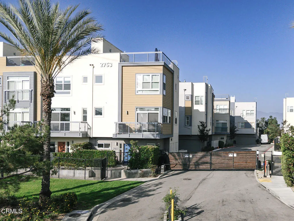 2753 Waverly Drive 302, Los Angeles, California 90039 home-pic-25