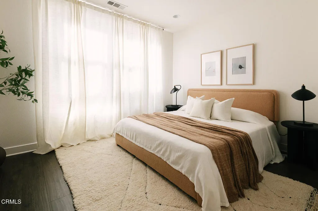 2753 Waverly Drive 302, Los Angeles, California 90039 home-pic-12