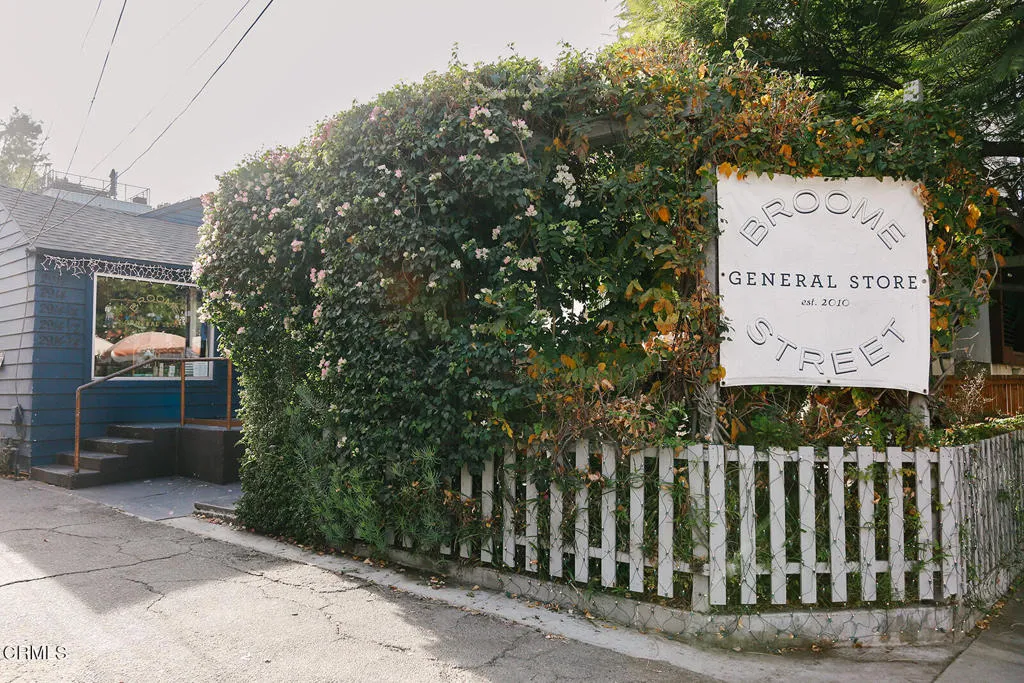 2753 Waverly Drive 302, Los Angeles, California 90039 home-pic-30
