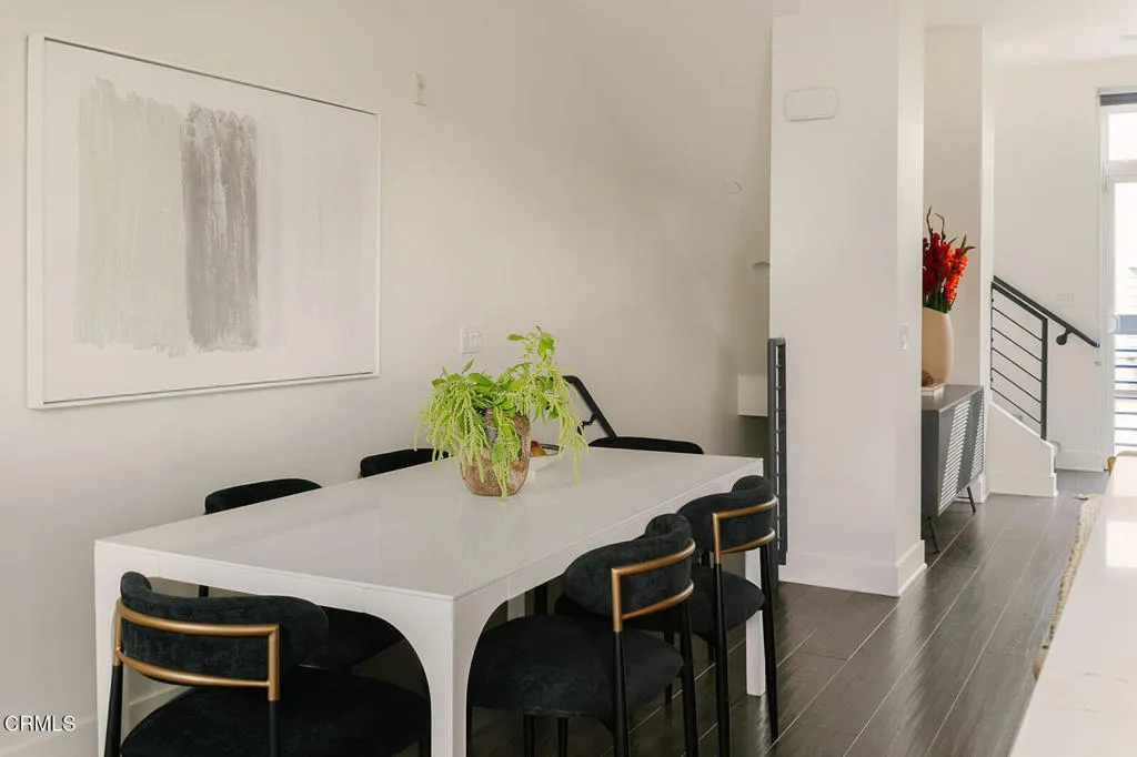 2753 Waverly Drive 302, Los Angeles, California 90039 home-pic-8